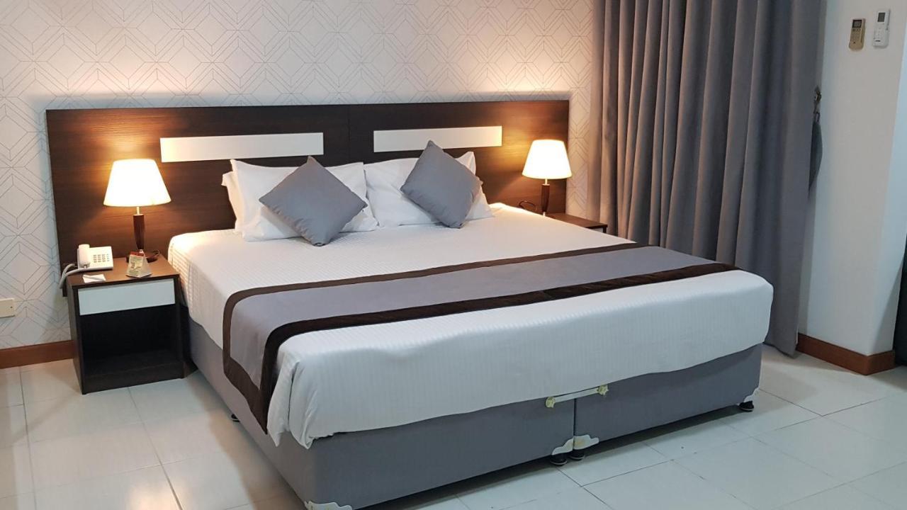 Nova Park Hotel Sardzsa Kültér fotó